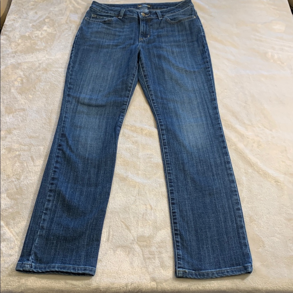 Lee Women’s Reg Fit Straight Leg Mid Rise Blue Jeans Medium Wash No Sz Tag Fit 6